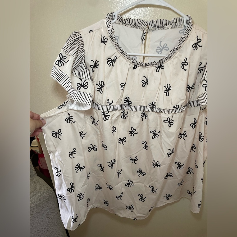 ✨SHEIN Bow Blouse Size 3X #A1 - Picture 3 of 6